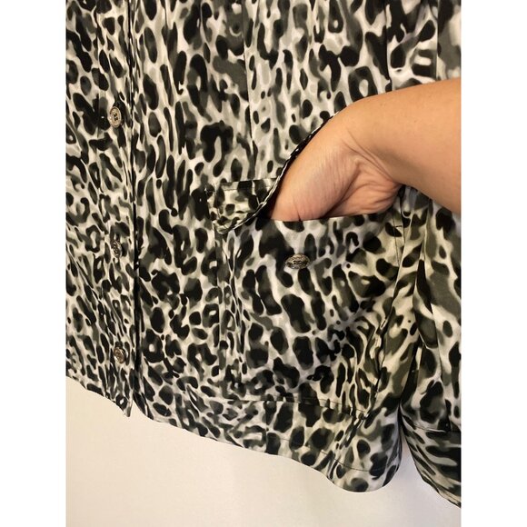 Calvin Klein Women's Black & White Animal Print Button-Up Jacket Best for 1X - Picture 4 of 9
